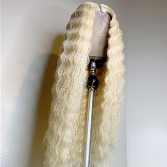 Wigs - Picture 1 of 8